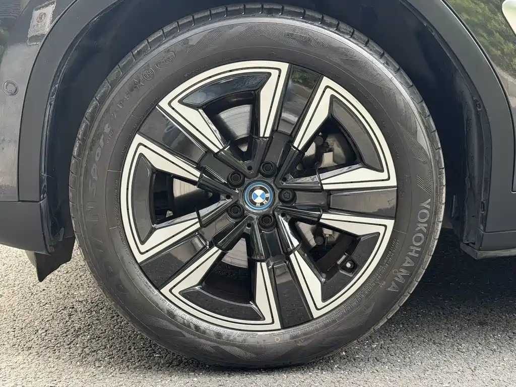 BMW iX3 2021 — фото 15