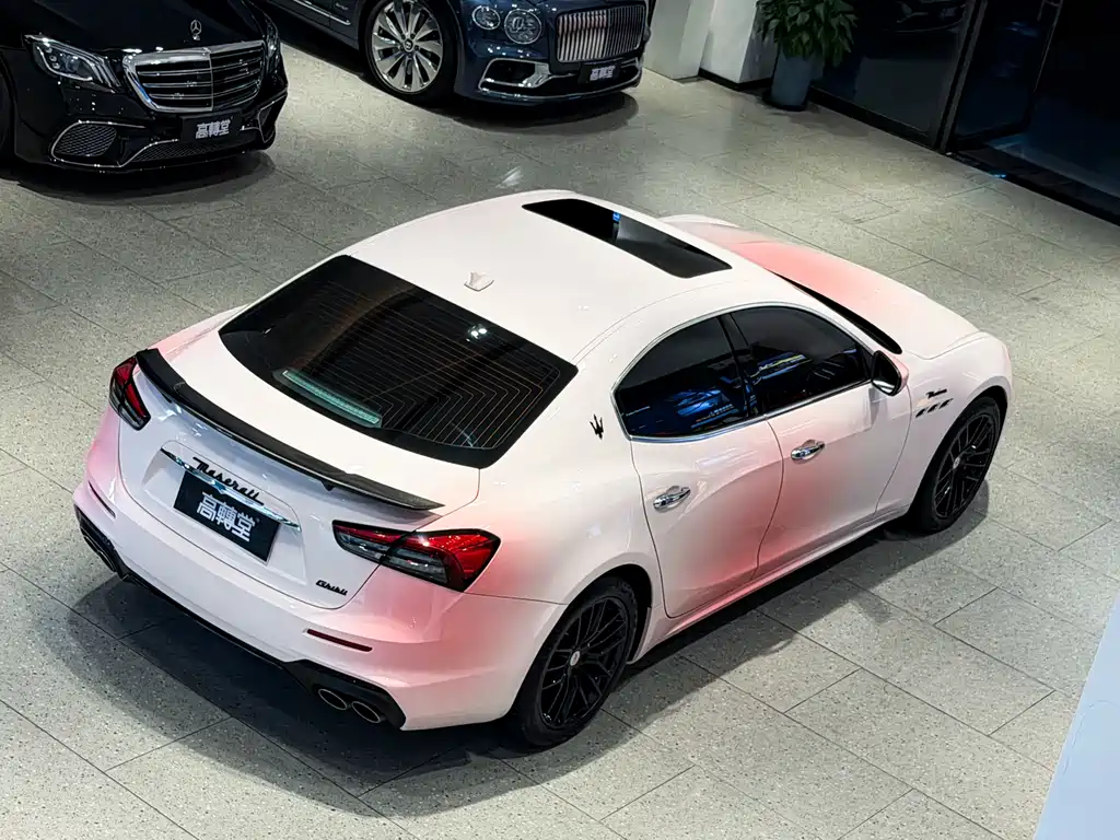 Maserati Ghibli 2023 — фото 17