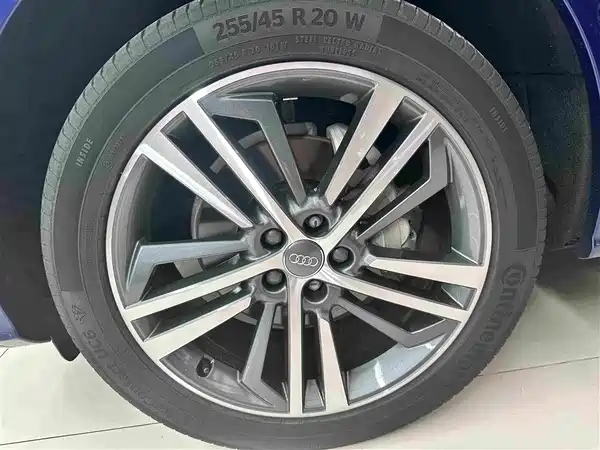 Audi Q5L 2020