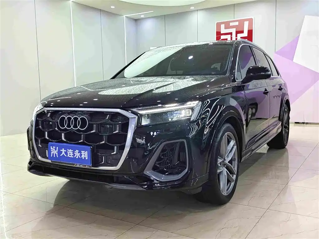 Audi Q7 2025 — фото 1