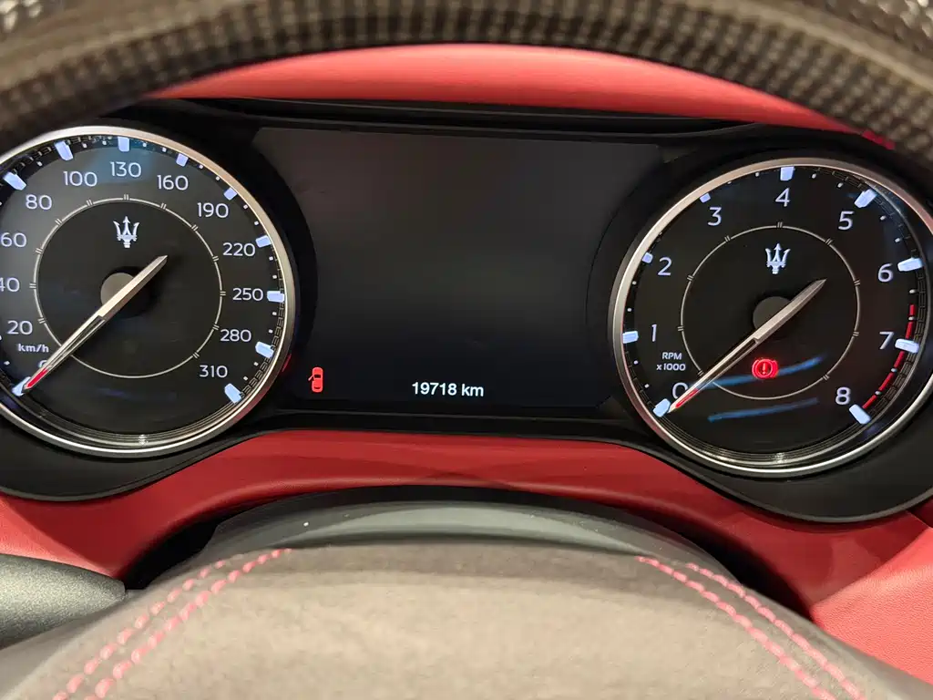 Maserati Ghibli 2023 — фото 10