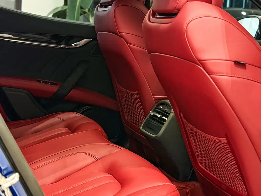 Maserati Ghibli 2023 — фото 21