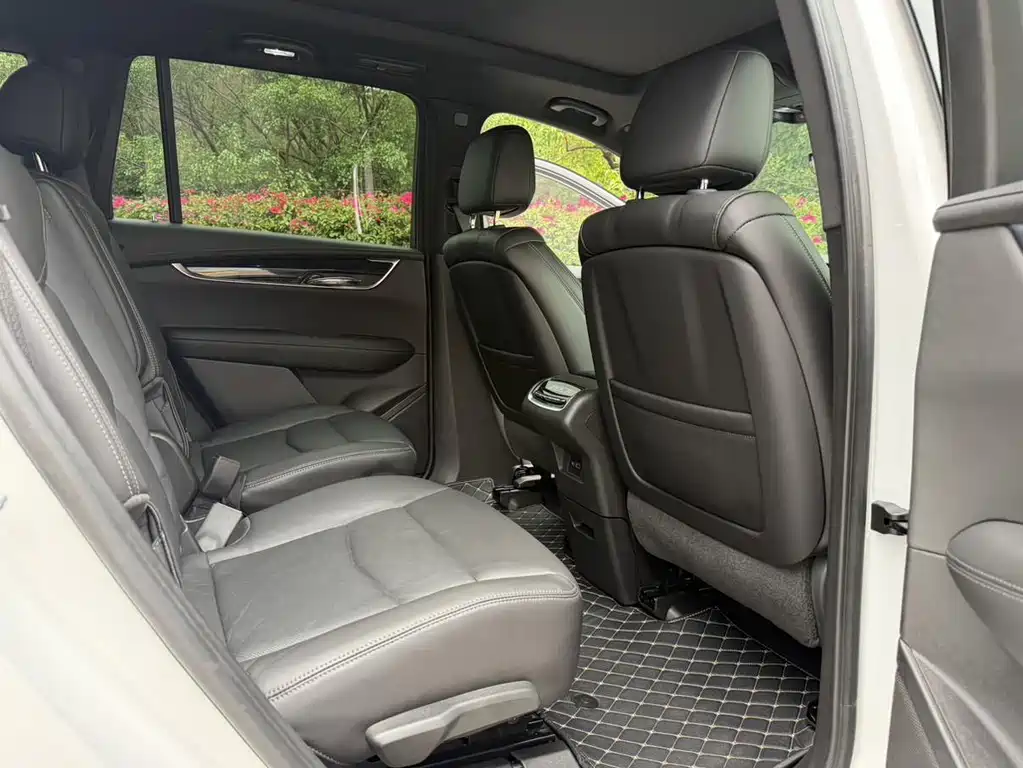 Cadillac XT6 2020 — фото 14