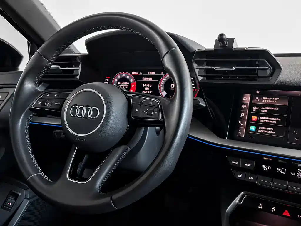 Audi A3 2023 — фото 14