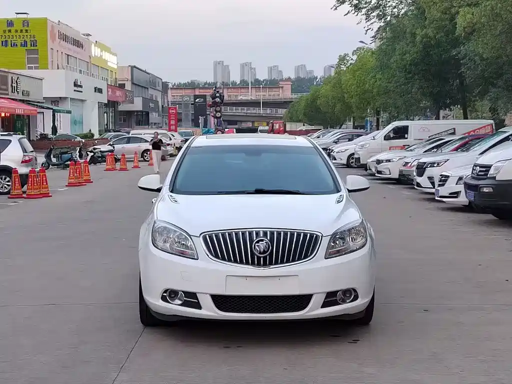 Buick Excelle 2013