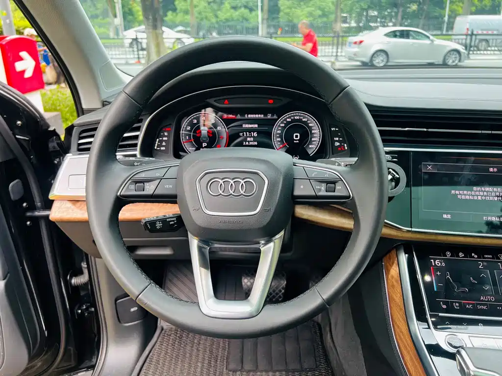 Audi Q7 2023 — фото 19