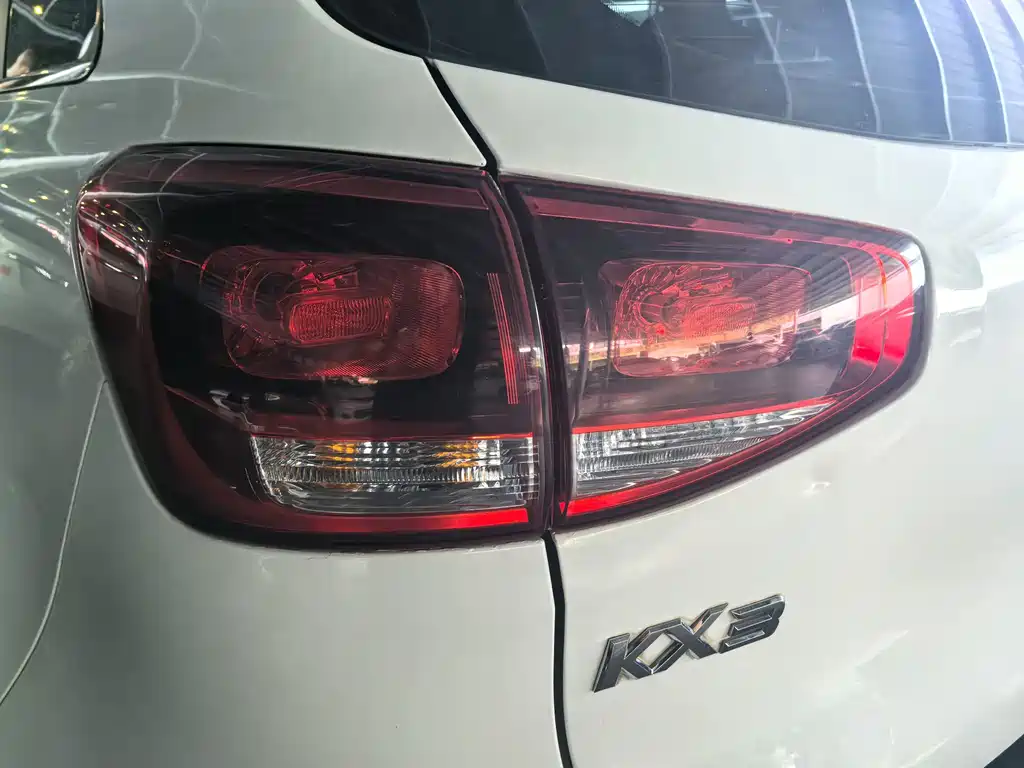 Kia KX3 2016 — фото 15