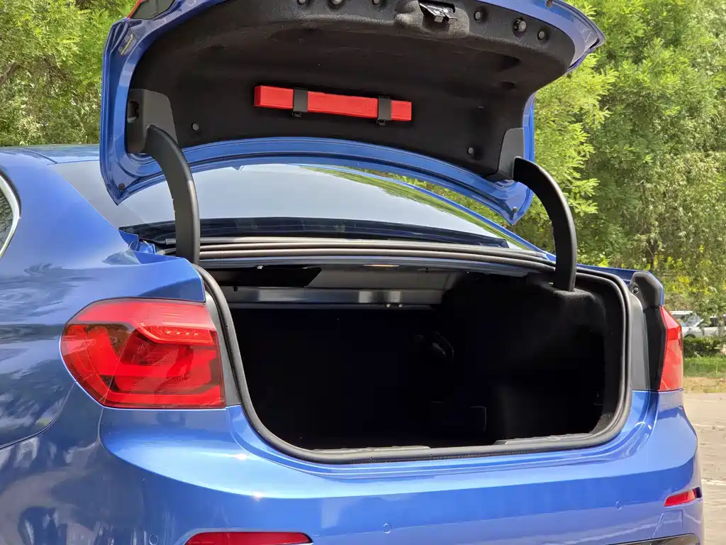 BMW 1 Series 2017 — фото 23