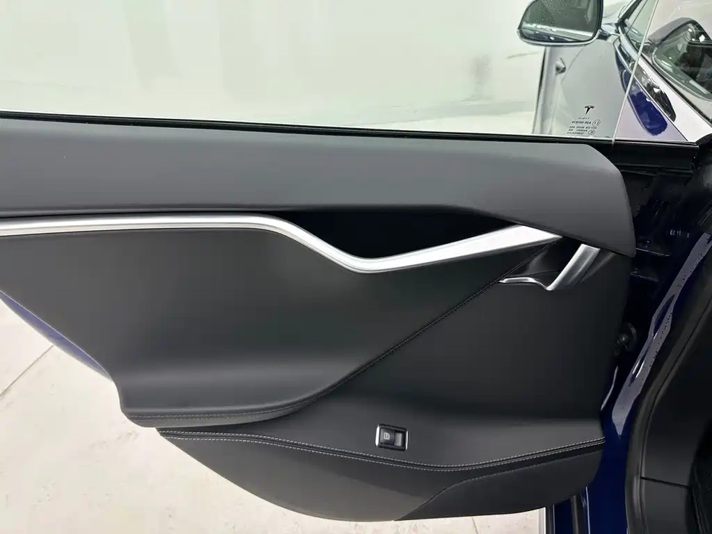 Tesla Model S 2017 — фото 22