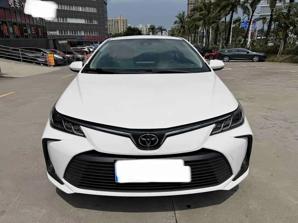 Toyota Corolla 2023 — фото 2