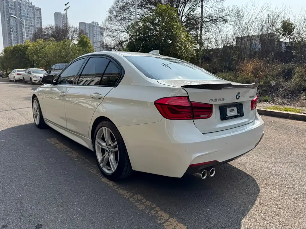 BMW 3 Series 2019 — фото 9