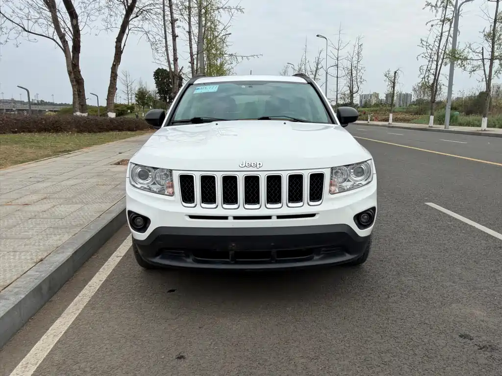 Jeep Compass 2013 — фото 12