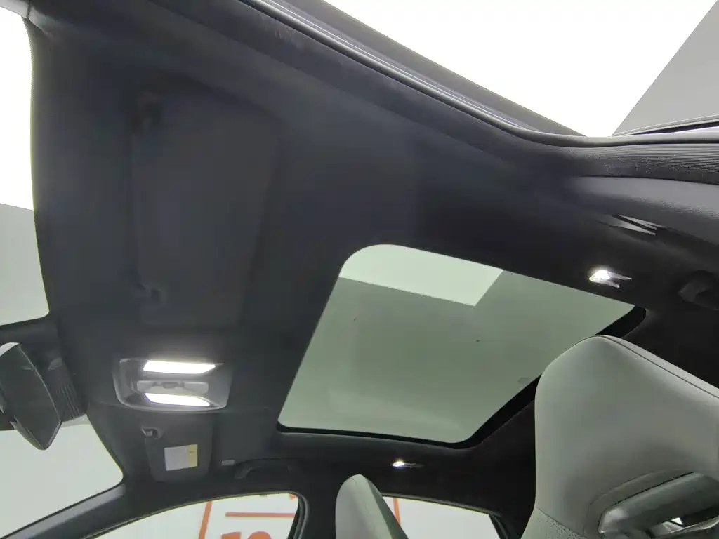 Changan UNI-V Smart Electric Idd 2024 — фото 14