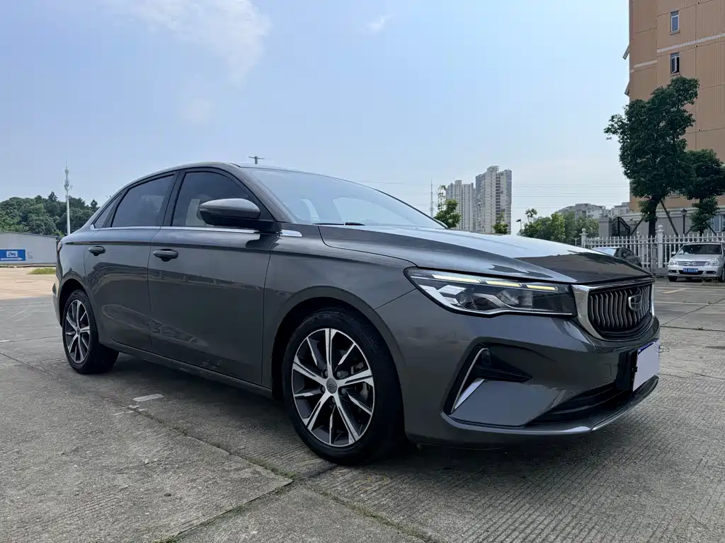 Geely Emgrand 2021