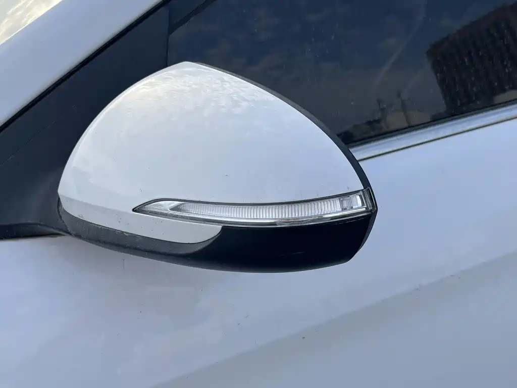 Hyundai Elantra 2018 — фото 11