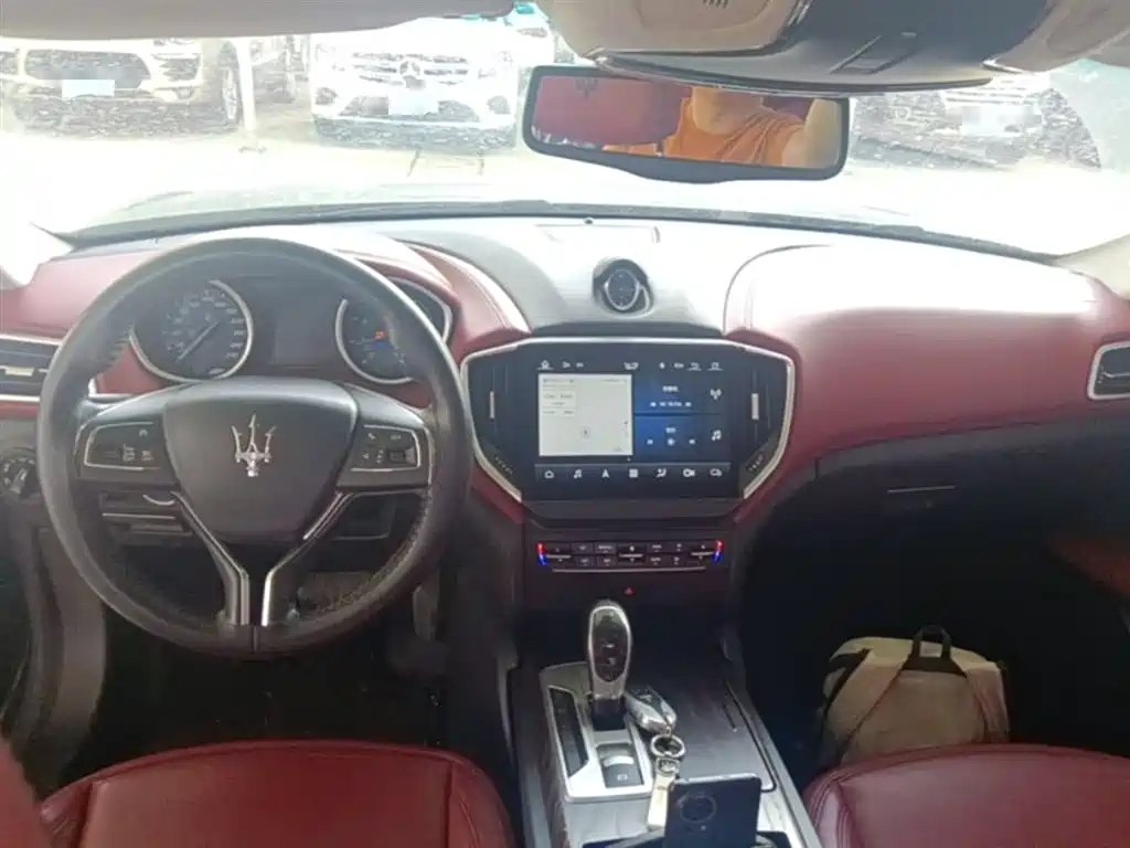 Maserati Ghibli 2016 — фото 10