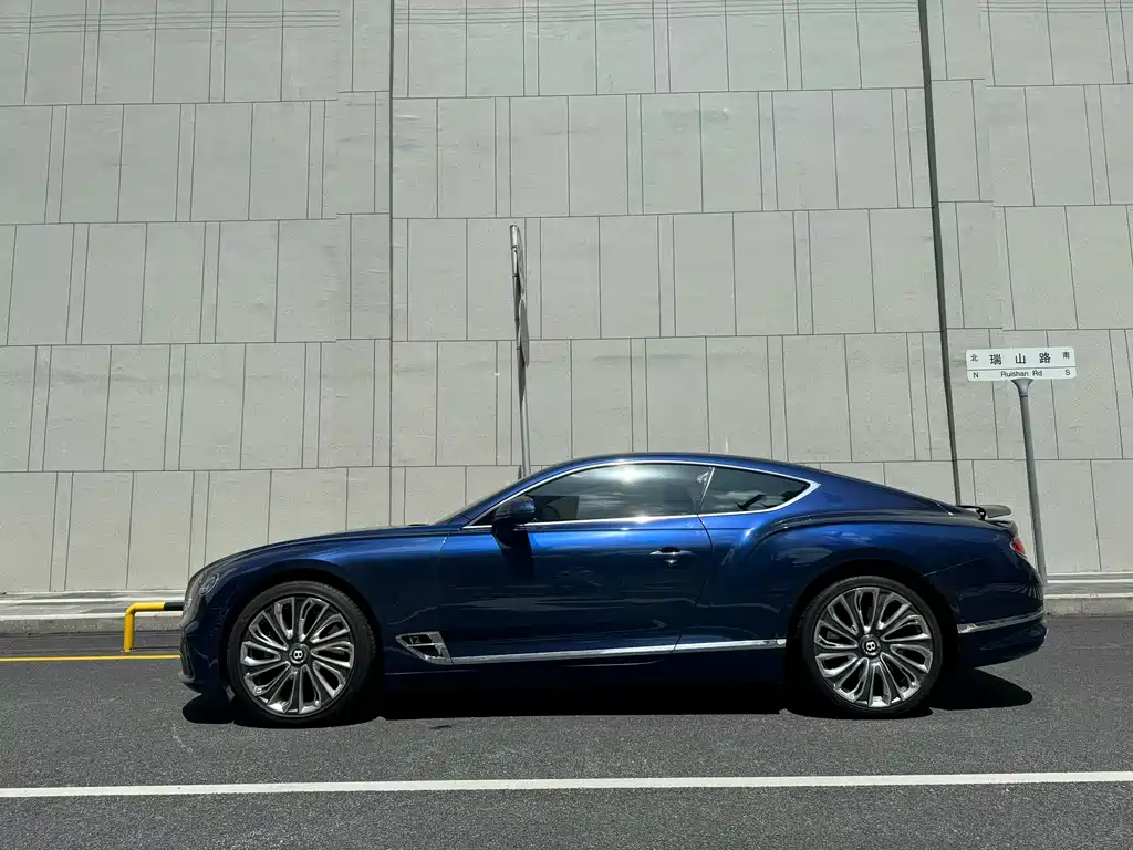 Bentley Continental 2020 — фото 9
