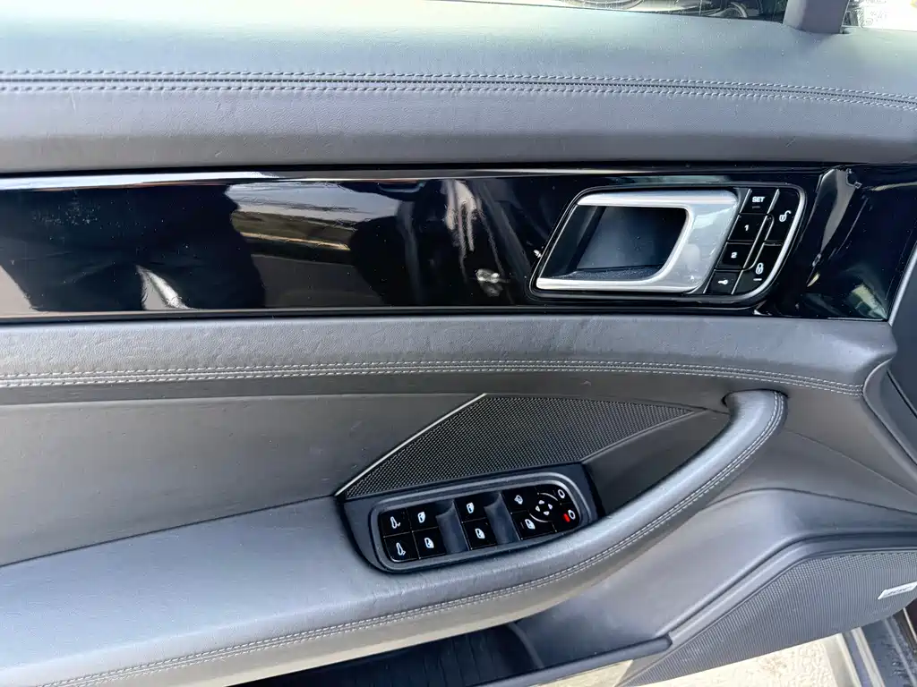 Porsche Panamera 2018 — фото 8