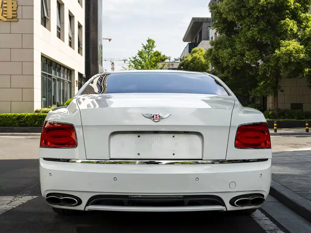 Bentley Flying Spur 2015 — фото 10