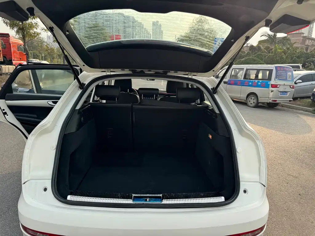Zotye SR7 2016 — фото 7