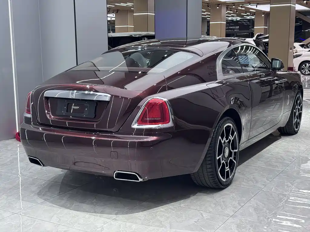 Rolls-Royce Wraith 2017 — фото 8