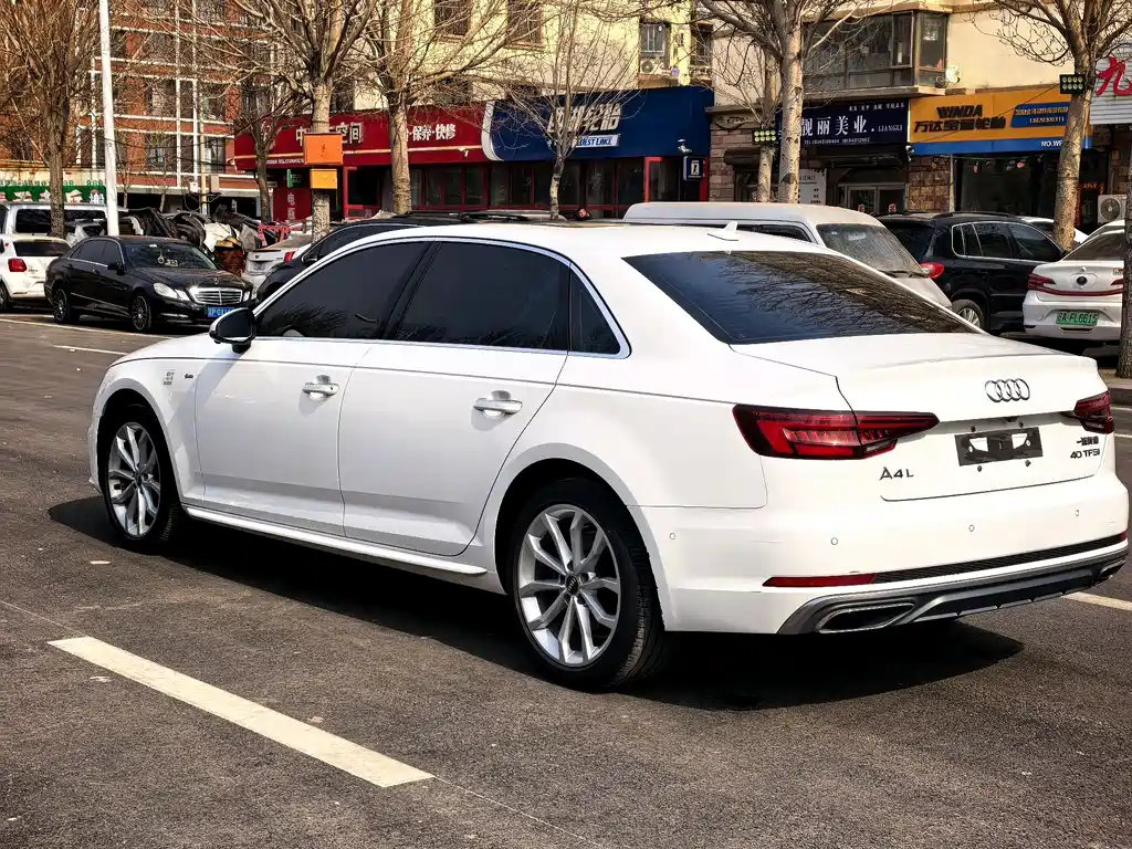 Audi A4L 2020 — фото 12