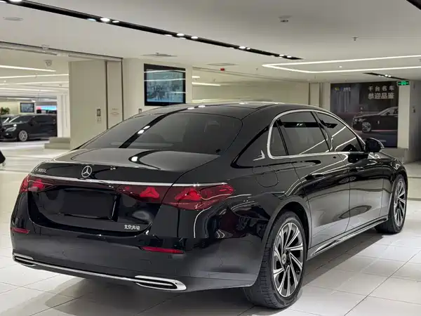 Mercedes-Benz E-Class 2024