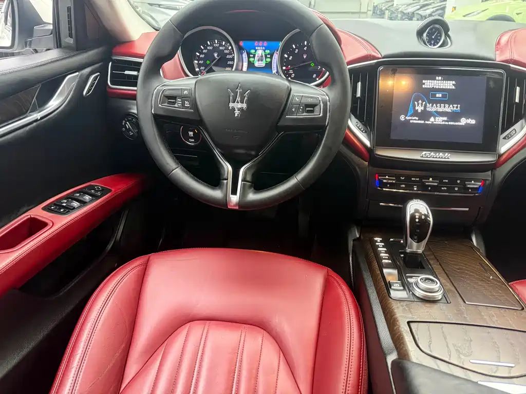 Maserati Ghibli 2018 — фото 15