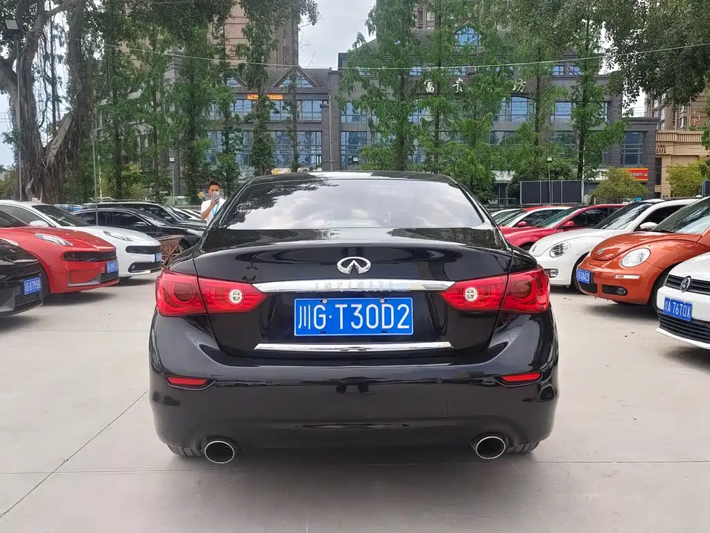 Infiniti Q50L 2016 — фото 10