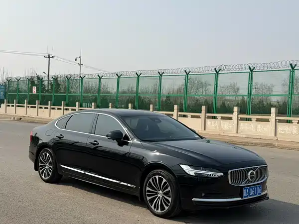 Volvo S90 2025