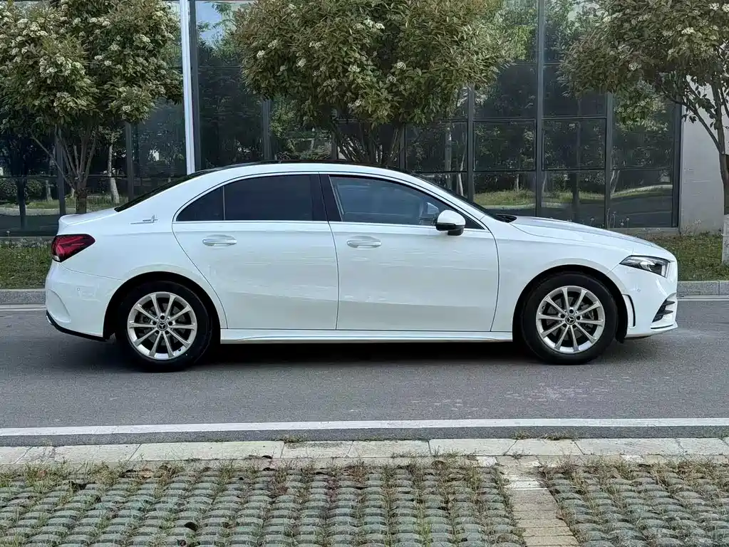 Mercedes-Benz A-Class 2021 — фото 8