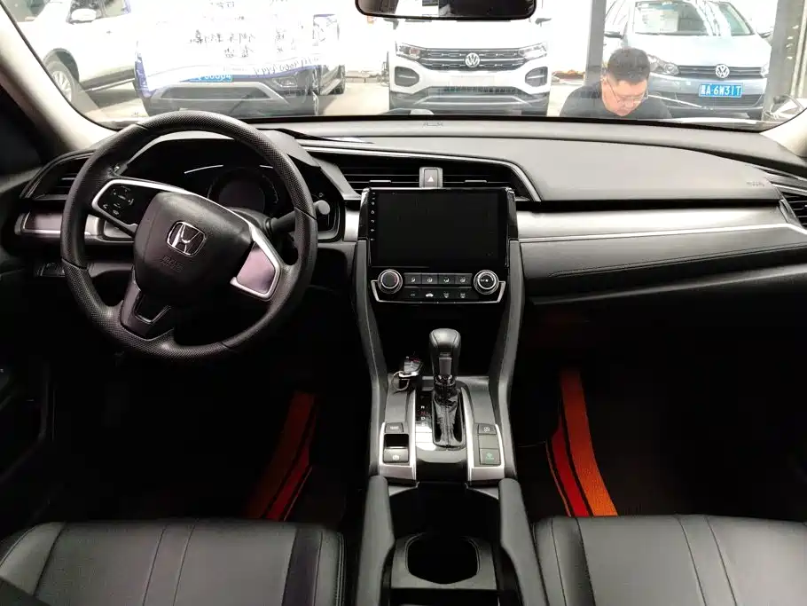 Honda Civic 2019 — фото 12