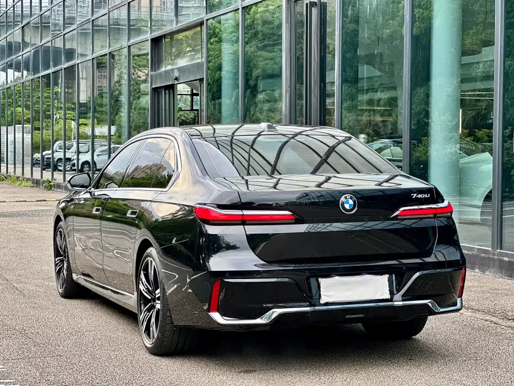 BMW 7 Series 2023 — фото 11
