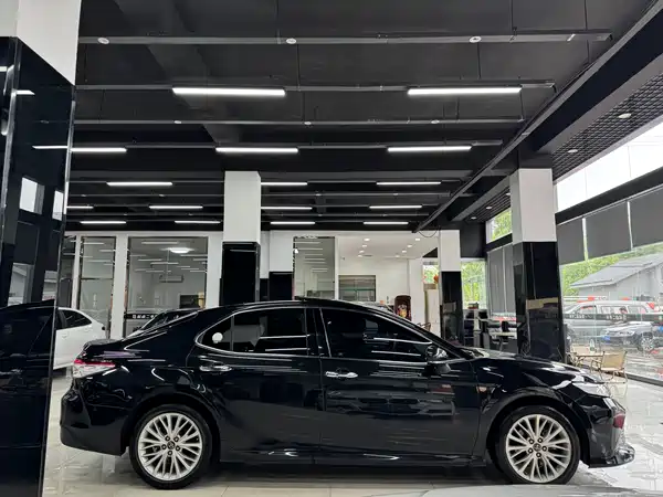 Toyota Camry 2019