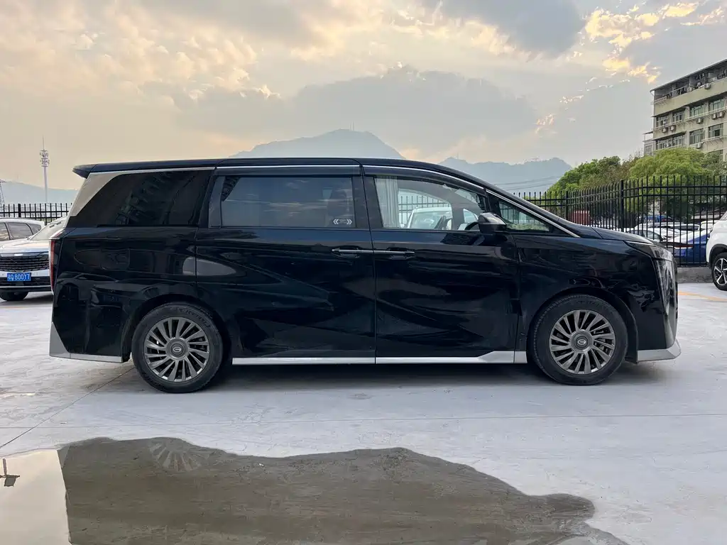 GAC Motor Trumpchi M8 2023 — фото 4