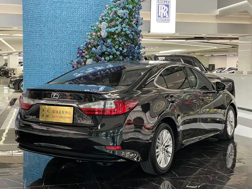 Lexus ES 2016