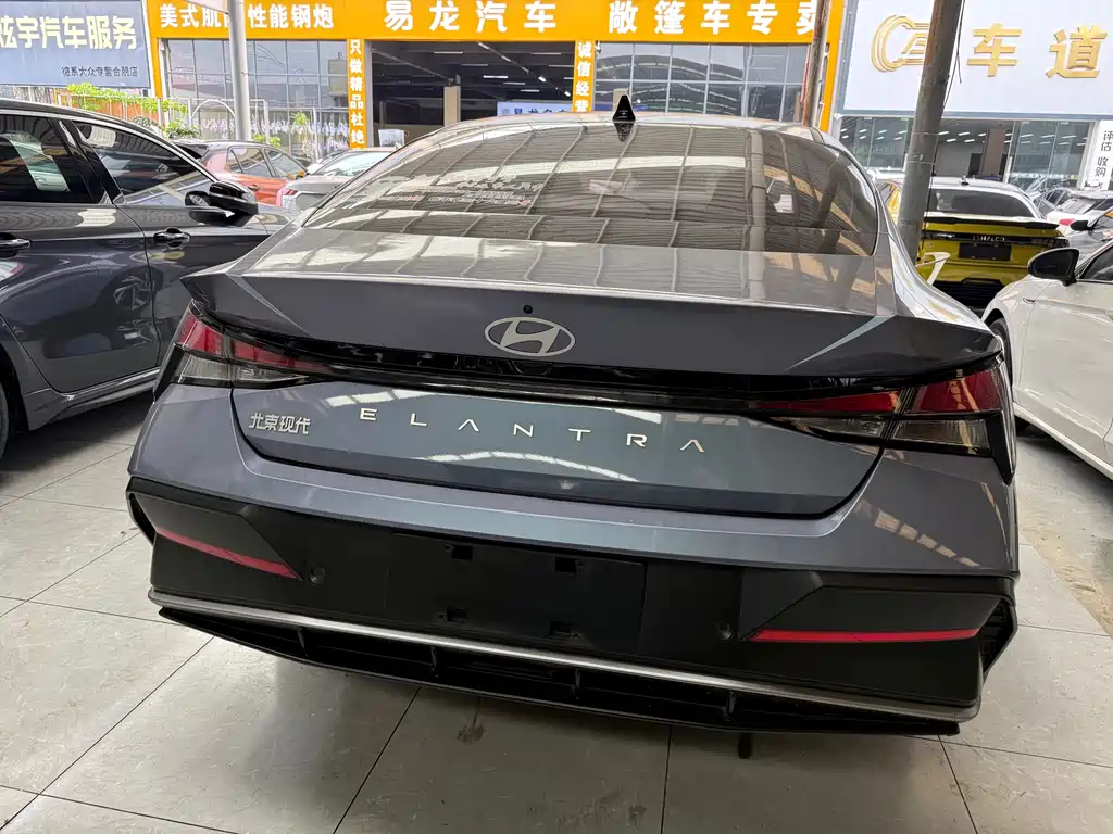 Hyundai Elantra 2024