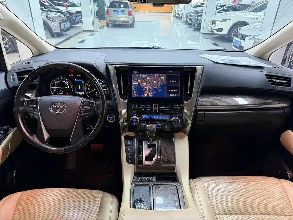 Toyota Alphard 2022 — фото 8
