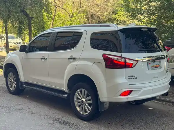 Isuzu mu-X 2022