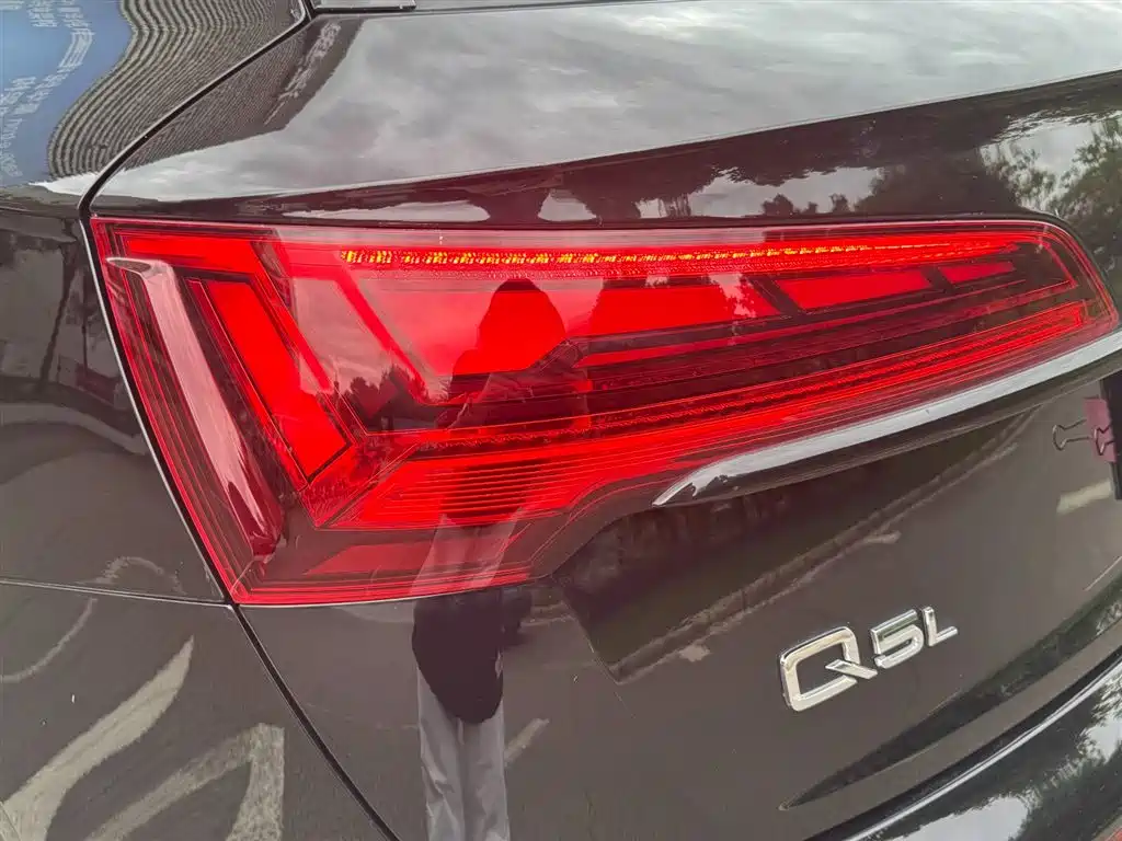 Audi Q5L 2023 — фото 29