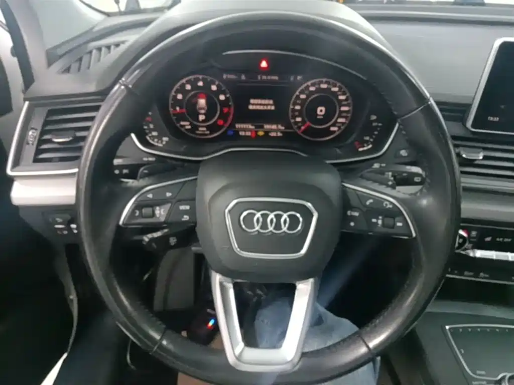 Audi Q5L 2021 — фото 11