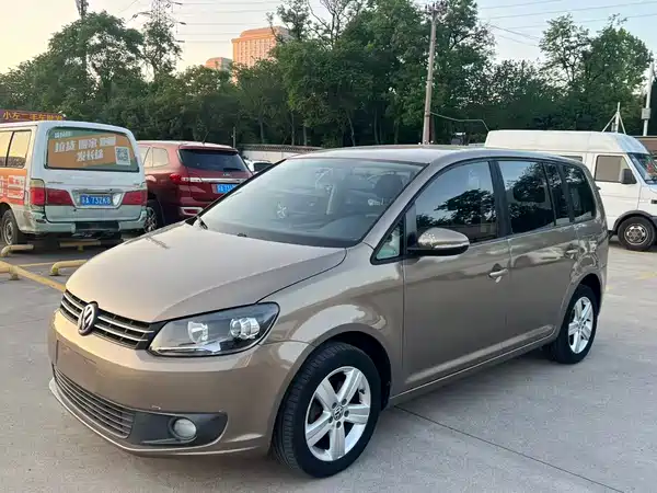 Volkswagen Touran 2015