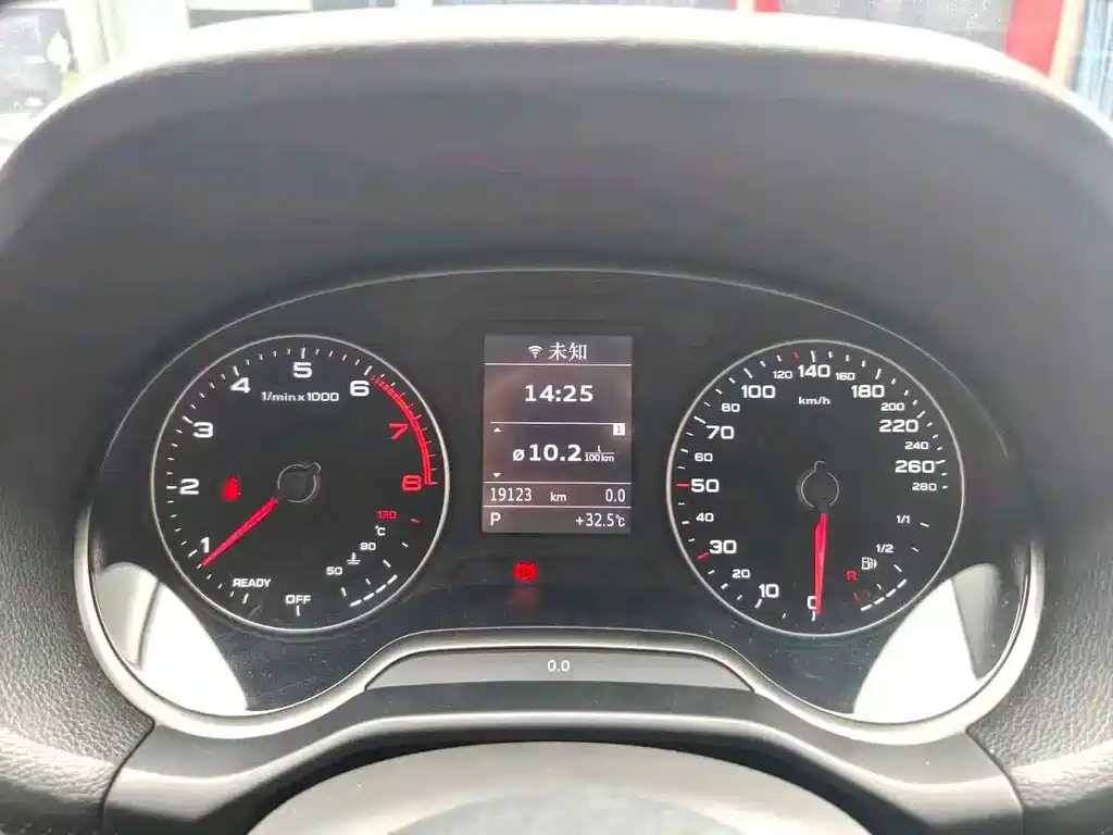 Audi Q2L 2019