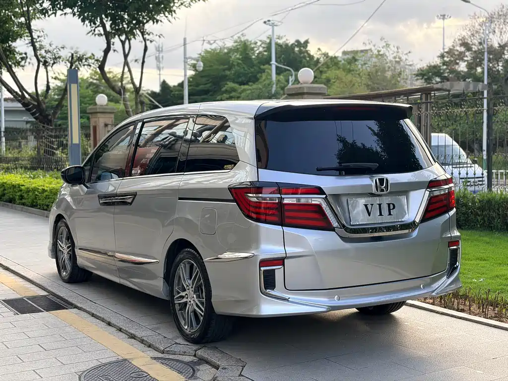 Honda Elysion 2019 — фото 5