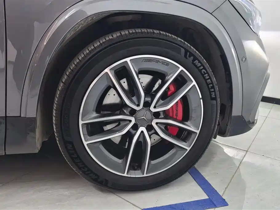Mercedes-Benz GLA AMG 2024 — фото 6
