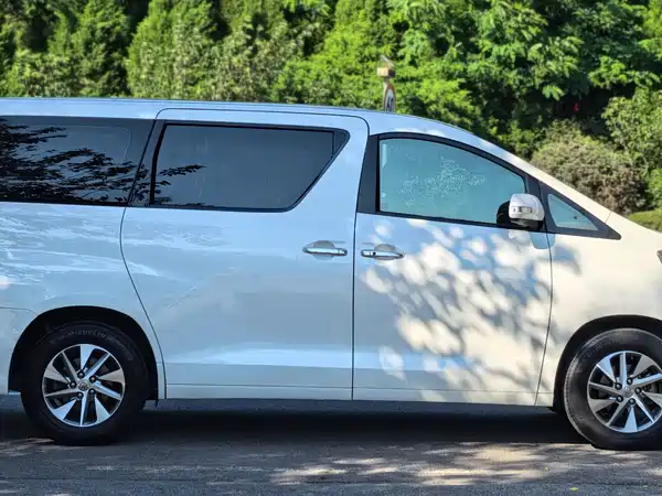Toyota Alphard 2016