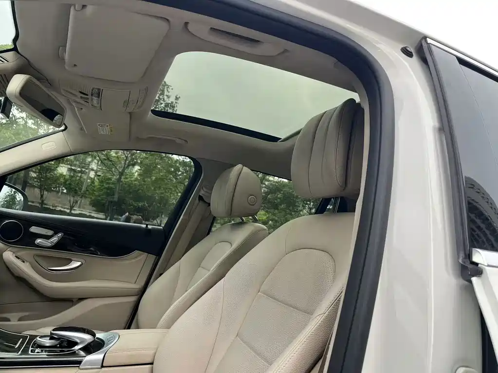 Mercedes-Benz GLC 2017 — фото 14