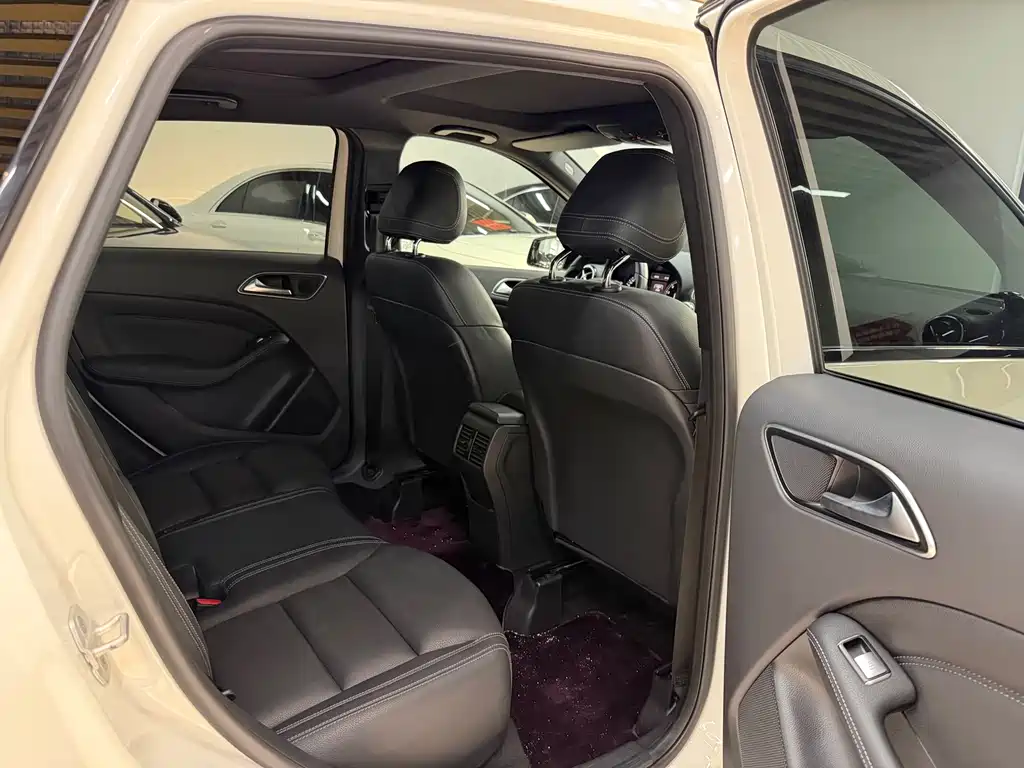 Mercedes-Benz B-Class 2015 — фото 13