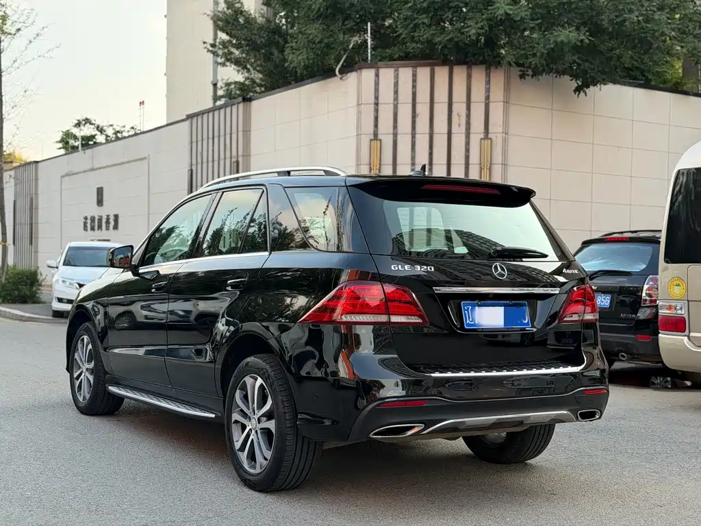 Mercedes-Benz GLE 2016
