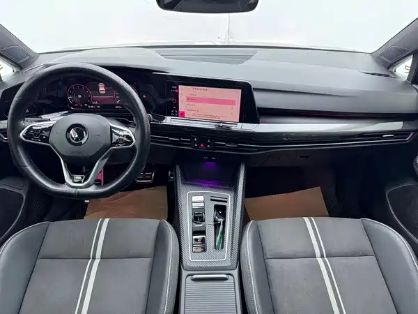 Volkswagen Golf 2024